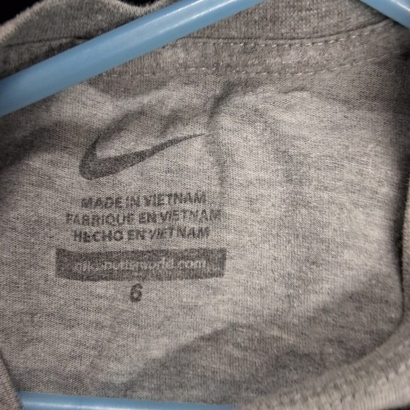 Nike Gray and Pink Short Sleeve Tee with Crew Neck - Picture 2 of 7